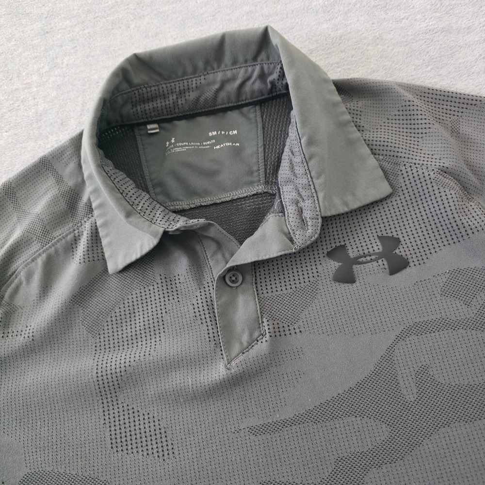 Under Armour Mens HeatGear Loose Fit Camo Polo Shirt Gray Small Short Sleeve